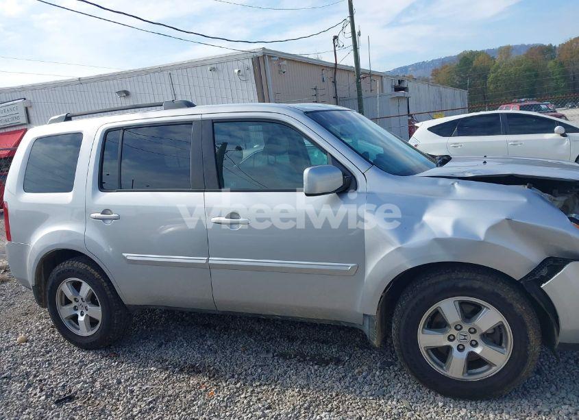 Photo 13 of 2011 Honda Pilot EX-L (VIN 5FNYF3H51BB023133)