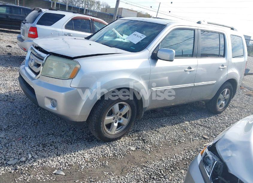 Photo 2 of 2011 Honda Pilot EX-L (VIN 5FNYF3H51BB023133)