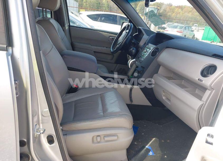 Photo 5 of 2011 Honda Pilot EX-L (VIN 5FNYF3H51BB023133)