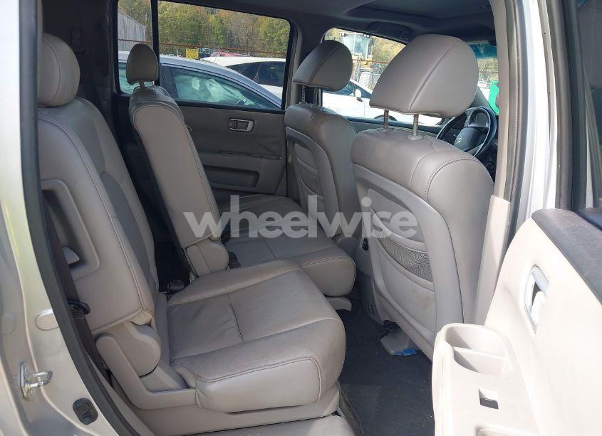 Photo 8 of 2011 Honda Pilot EX-L (VIN 5FNYF3H51BB023133)