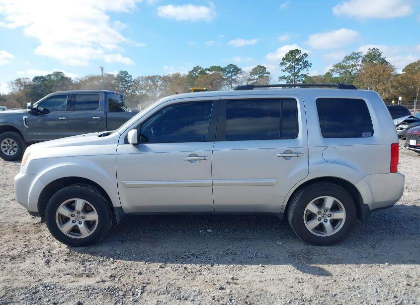 Photo 14 of 2011 Honda Pilot EX-L (VIN 5FNYF3H51BB057170)