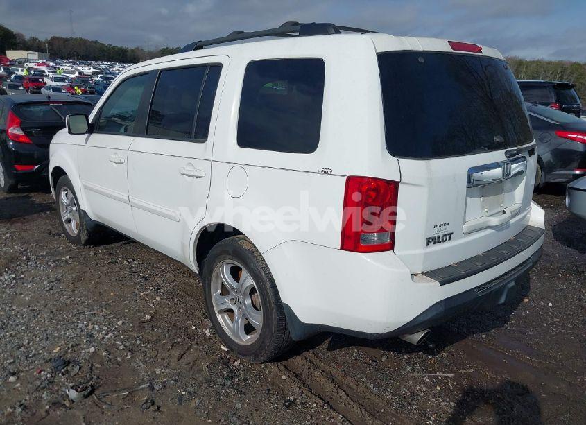 Photo 3 of 2015 Honda Pilot EX-L (VIN 5FNYF3H51FB003583)