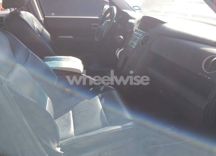 Photo 5 of 2011 Honda Pilot EX-L (VIN 5FNYF3H52BB037882)