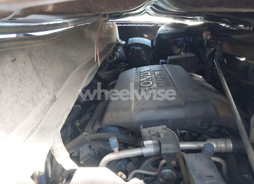 Photo 10 of 2011 Honda Pilot EX-L (VIN 5FNYF3H52BB051927)