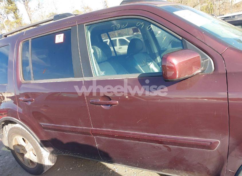 Photo 12 of 2011 Honda Pilot EX-L (VIN 5FNYF3H52BB051927)