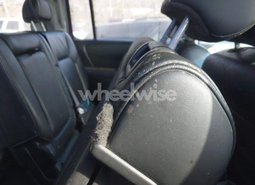 Photo 8 of 2011 Honda Pilot EX-L (VIN 5FNYF3H52BB051927)