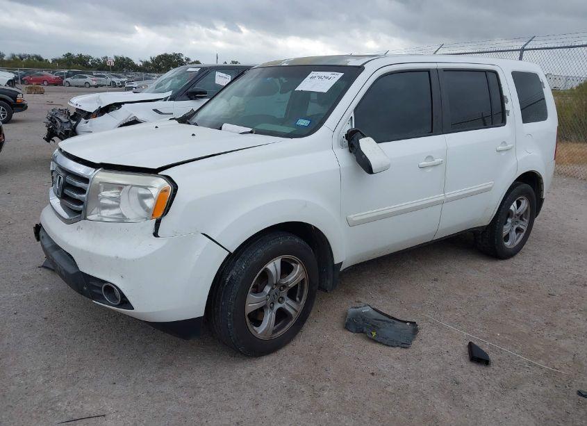 Photo 2 of 2014 Honda Pilot EX-L (VIN 5FNYF3H52EB021444)