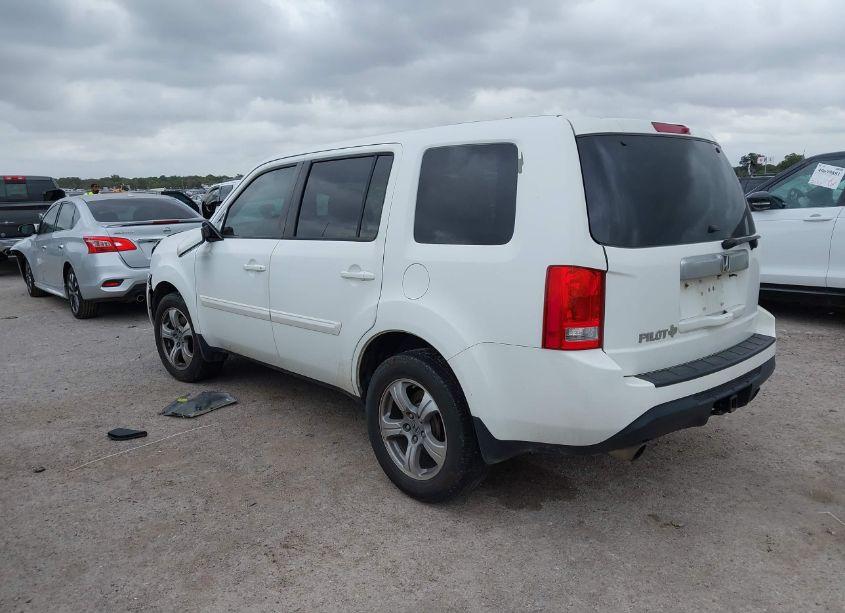 Photo 3 of 2014 Honda Pilot EX-L (VIN 5FNYF3H52EB021444)