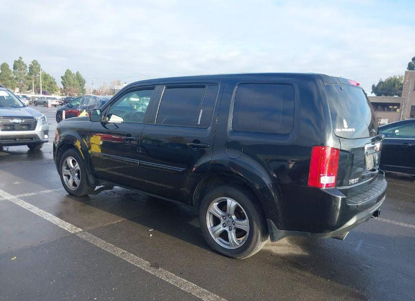 Photo 3 of 2014 Honda Pilot EX-L (VIN 5FNYF3H52EB028233)