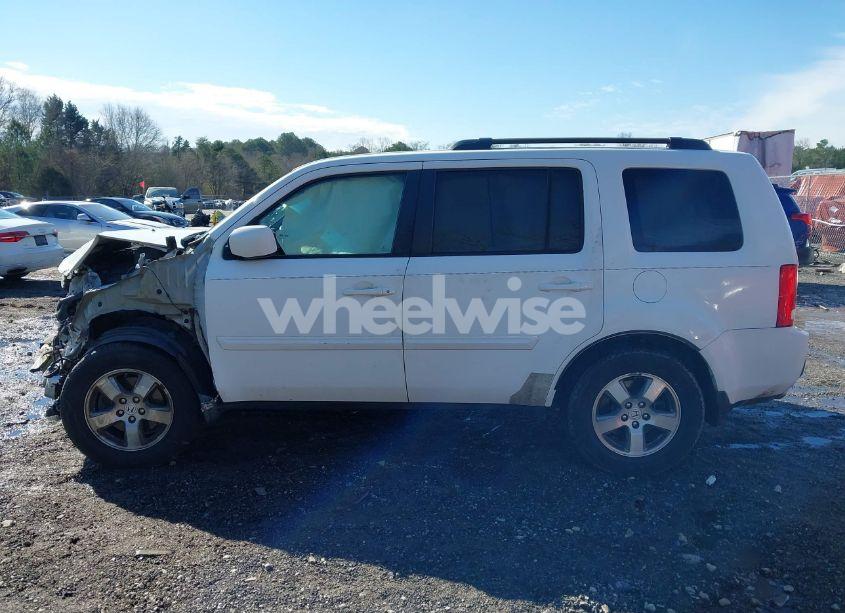 Photo 15 of 2010 Honda Pilot EX-L (VIN 5FNYF3H53AB018143)