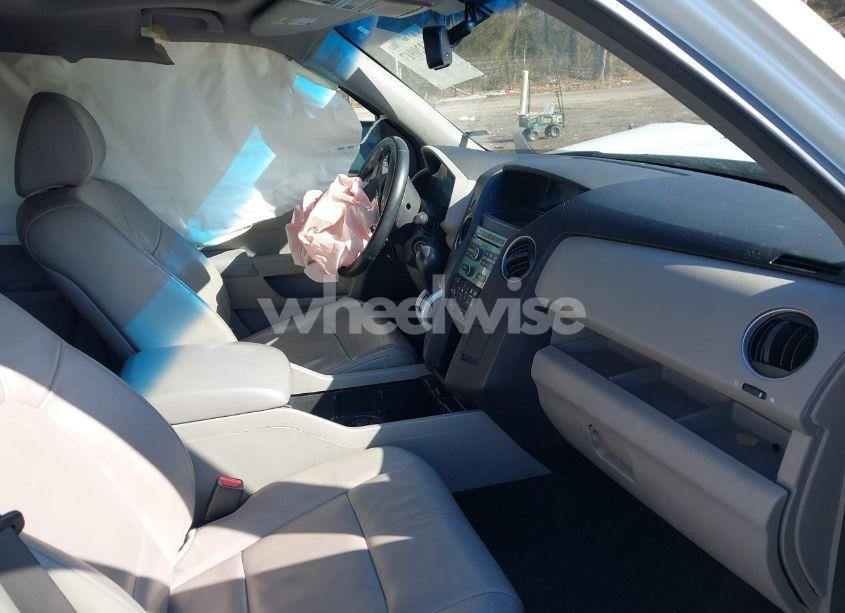 Photo 5 of 2010 Honda Pilot EX-L (VIN 5FNYF3H53AB018143)