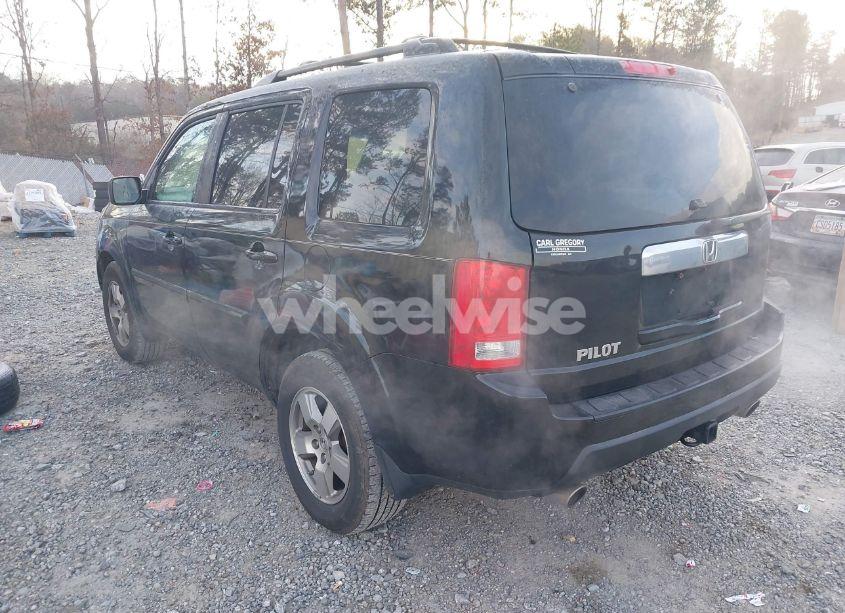 Photo 3 of 2011 Honda Pilot EX-L (VIN 5FNYF3H53BB020296)