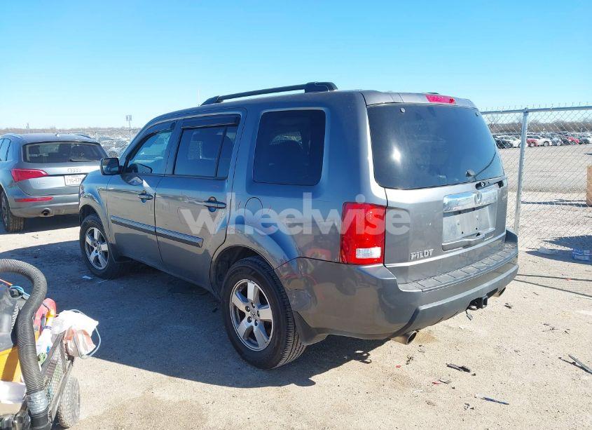 Photo 3 of 2011 Honda Pilot EX-L (VIN 5FNYF3H53BB040256)