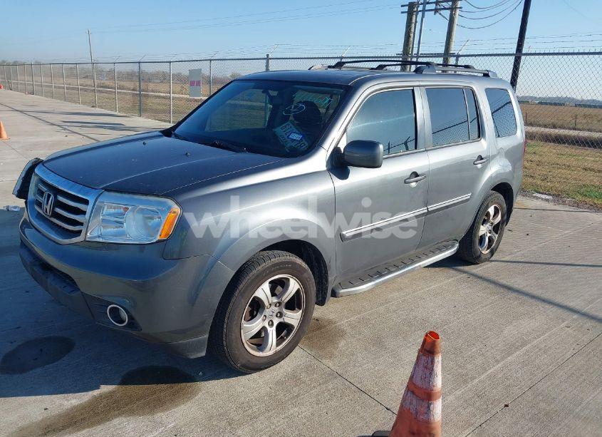 Photo 2 of 2013 Honda Pilot EX-L (VIN 5FNYF3H53DB002903)