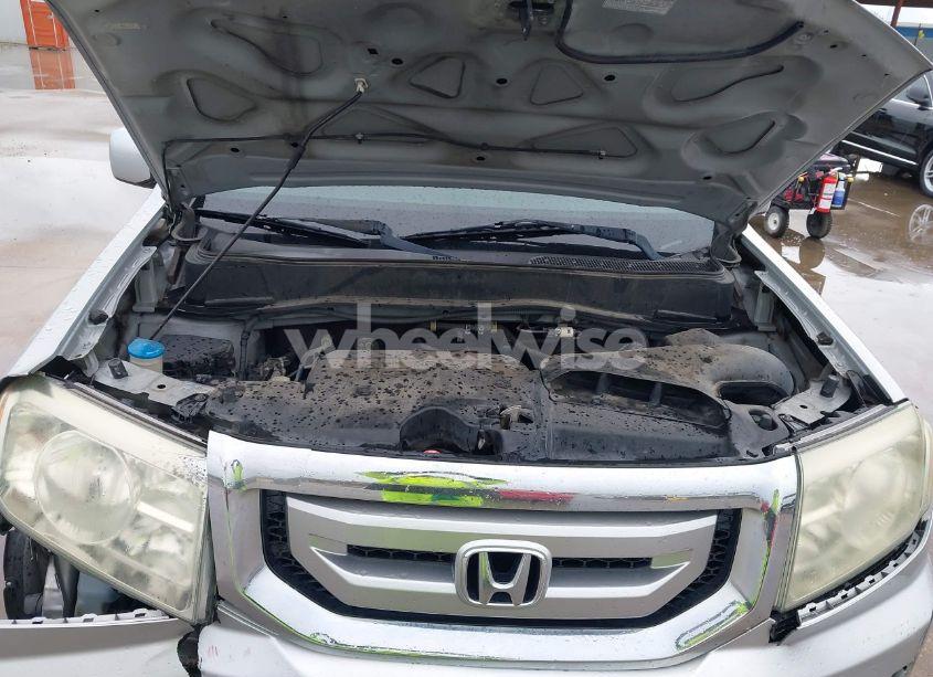 Photo 10 of 2011 Honda Pilot EX-L (VIN 5FNYF3H54BB014037)