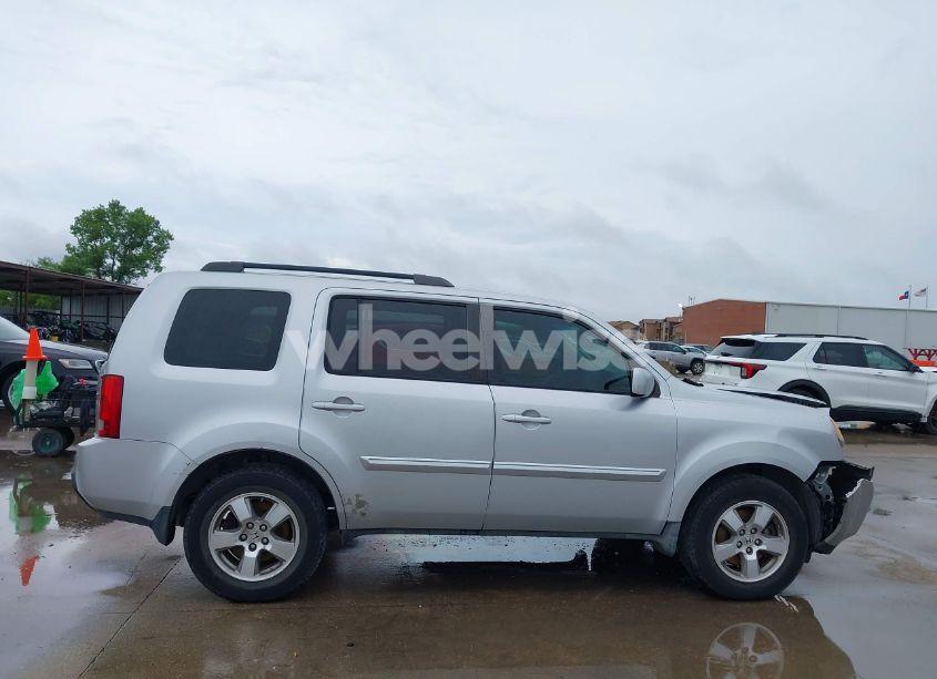 Photo 13 of 2011 Honda Pilot EX-L (VIN 5FNYF3H54BB014037)