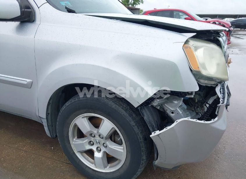 Photo 18 of 2011 Honda Pilot EX-L (VIN 5FNYF3H54BB014037)