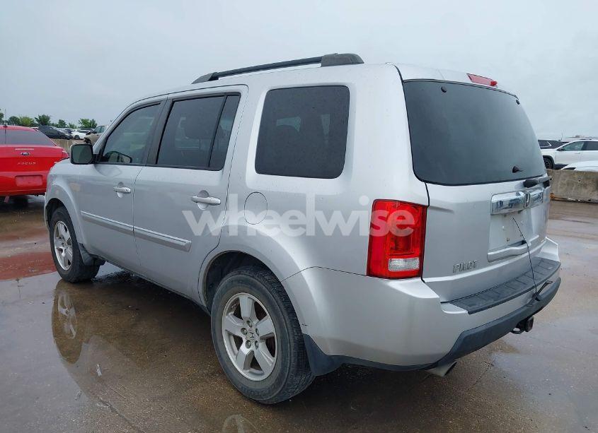 Photo 3 of 2011 Honda Pilot EX-L (VIN 5FNYF3H54BB014037)