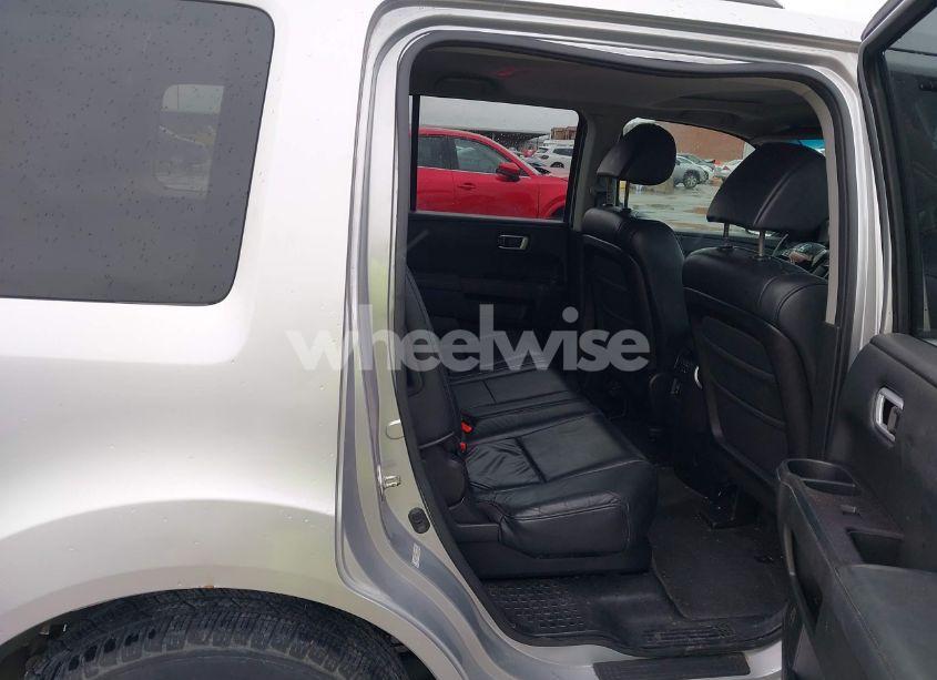 Photo 8 of 2011 Honda Pilot EX-L (VIN 5FNYF3H54BB014037)