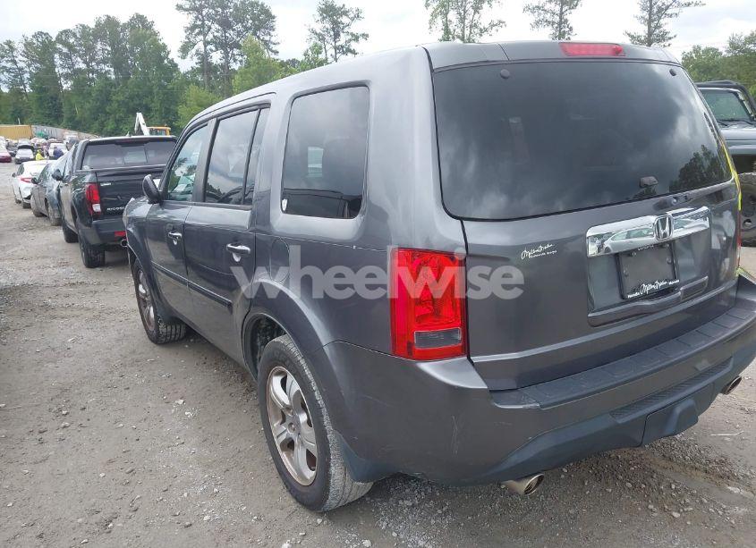 Photo 3 of 2014 Honda Pilot EX-L (VIN 5FNYF3H54EB003396)
