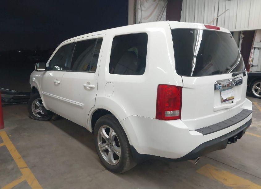 Photo 3 of 2014 Honda Pilot EX-L (VIN 5FNYF3H54EB014561)