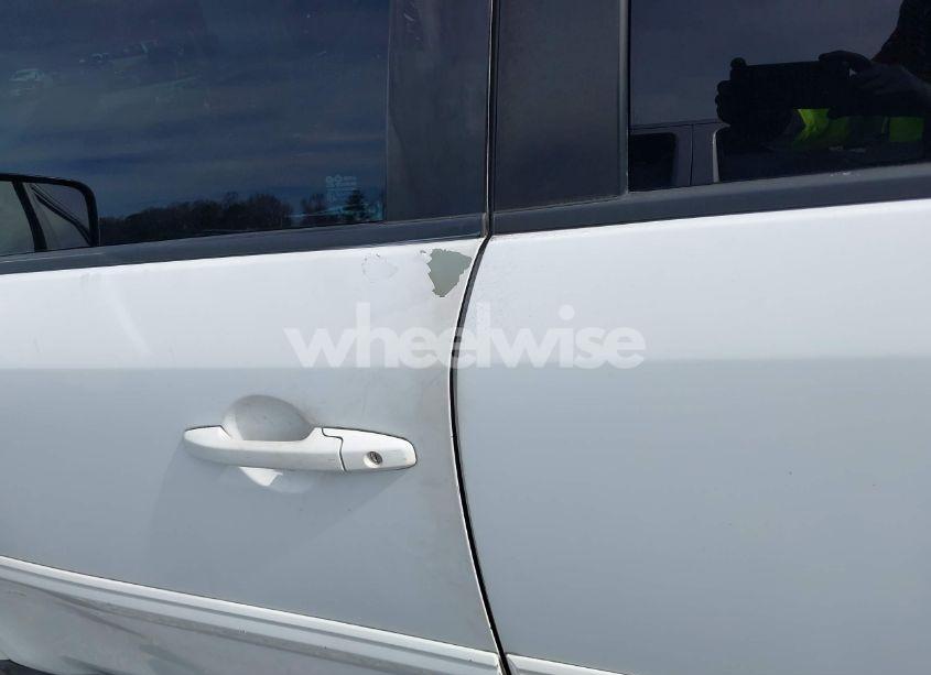 Photo 18 of 2011 Honda Pilot EX-L (VIN 5FNYF3H55BB006903)