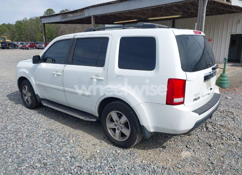 Photo 3 of 2011 Honda Pilot EX-L (VIN 5FNYF3H55BB006903)