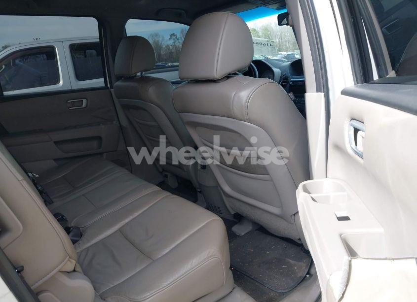 Photo 8 of 2011 Honda Pilot EX-L (VIN 5FNYF3H55BB006903)