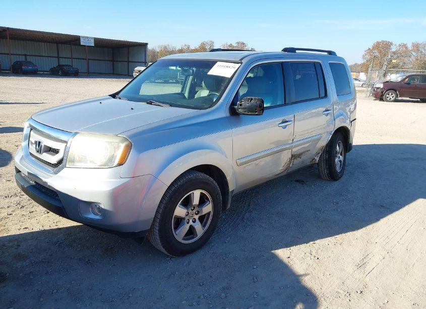 Photo 2 of 2011 Honda Pilot EX-L (VIN 5FNYF3H55BB037777)