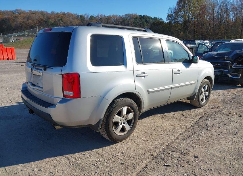 Photo 4 of 2011 Honda Pilot EX-L (VIN 5FNYF3H55BB037777)