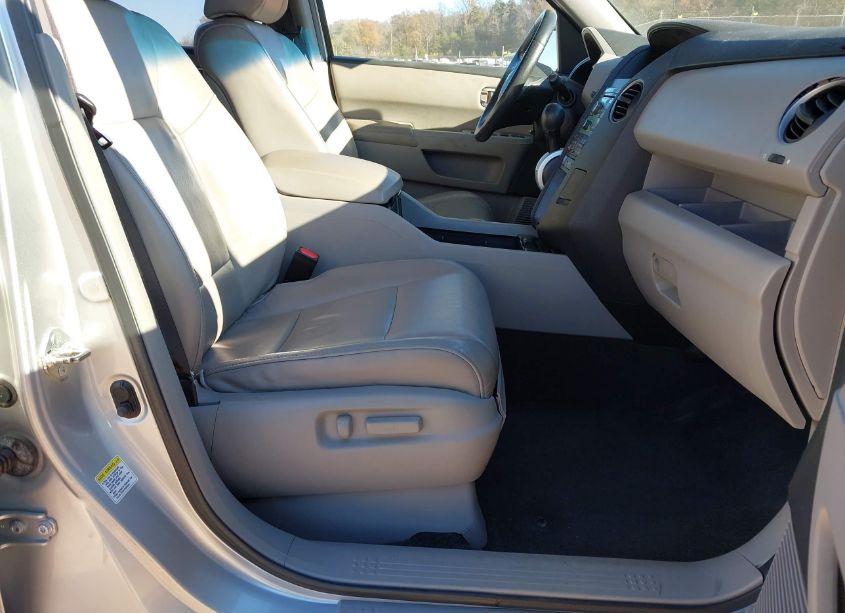 Photo 5 of 2011 Honda Pilot EX-L (VIN 5FNYF3H55BB037777)