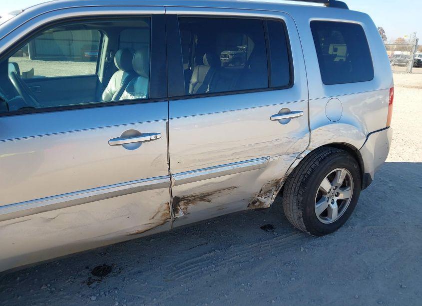 Photo 6 of 2011 Honda Pilot EX-L (VIN 5FNYF3H55BB037777)