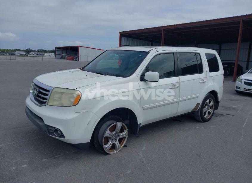 Photo 2 of 2013 Honda Pilot EX-L (VIN 5FNYF3H55DB013160)