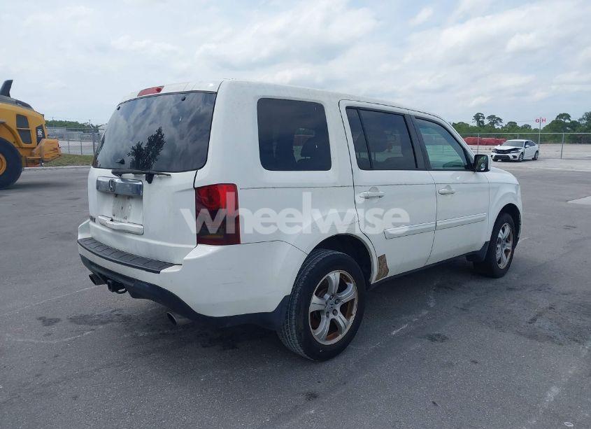 Photo 4 of 2013 Honda Pilot EX-L (VIN 5FNYF3H55DB013160)