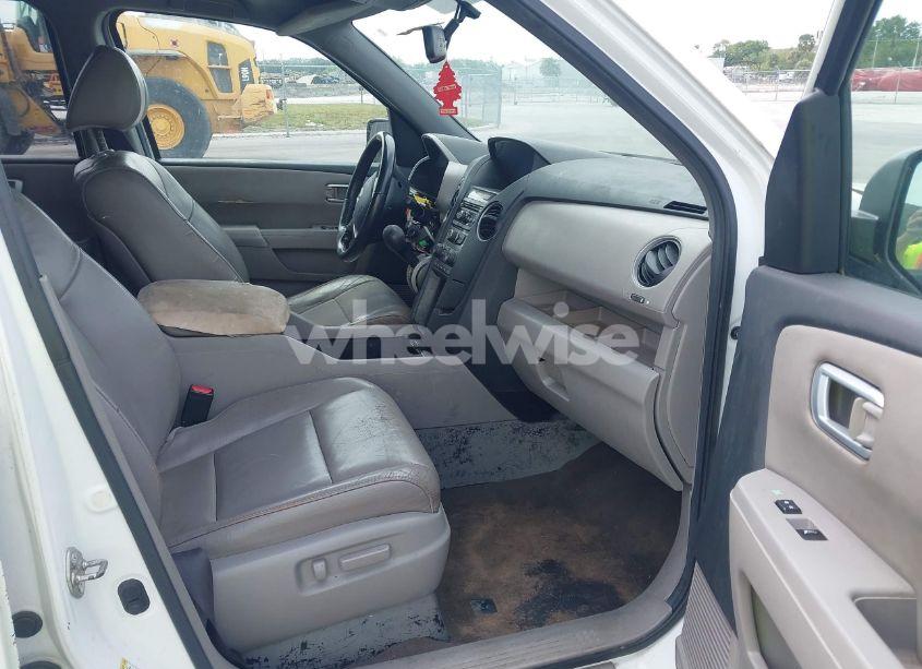 Photo 5 of 2013 Honda Pilot EX-L (VIN 5FNYF3H55DB013160)