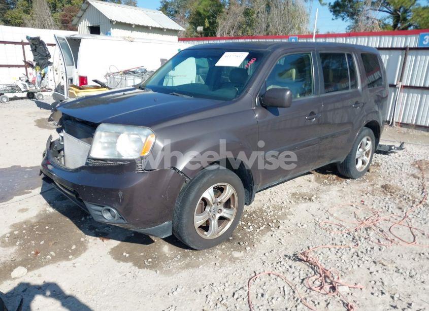 Photo 2 of 2013 Honda Pilot EX-L (VIN 5FNYF3H55DB015278)