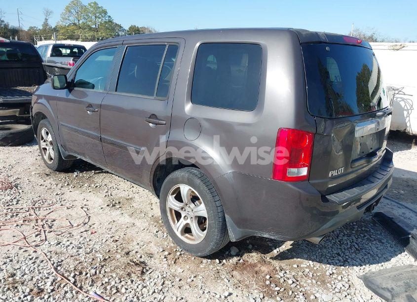 Photo 3 of 2013 Honda Pilot EX-L (VIN 5FNYF3H55DB015278)