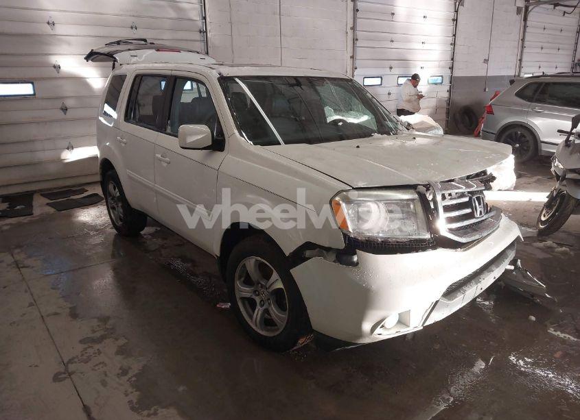 2014 Honda Pilot EX-L (VIN 5FNYF3H55EB001897) main photo