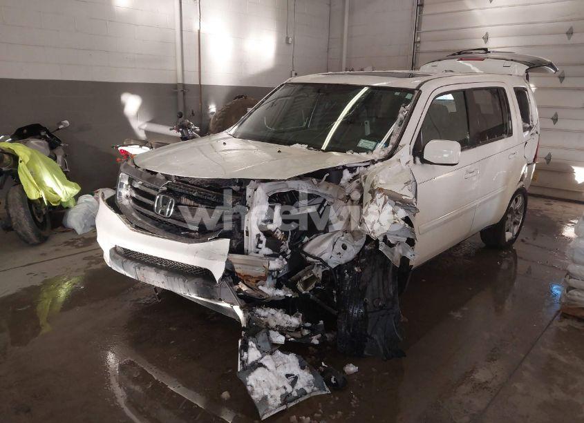 Photo 2 of 2014 Honda Pilot EX-L (VIN 5FNYF3H55EB001897)