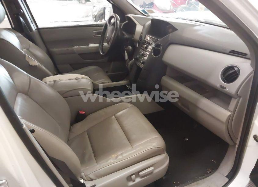 Photo 5 of 2014 Honda Pilot EX-L (VIN 5FNYF3H55EB001897)