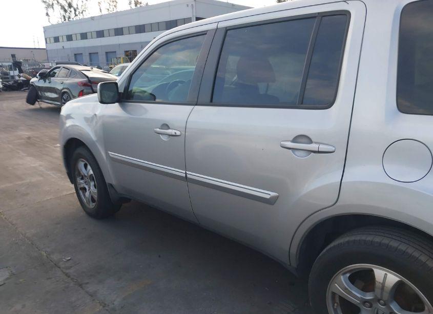 Photo 14 of 2015 Honda Pilot EX-L (VIN 5FNYF3H55FB021388)