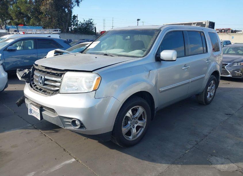 Photo 2 of 2015 Honda Pilot EX-L (VIN 5FNYF3H55FB021388)
