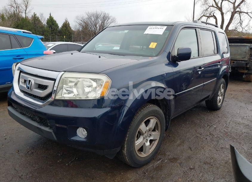 Photo 2 of 2011 Honda Pilot EX-L (VIN 5FNYF3H56BB013228)