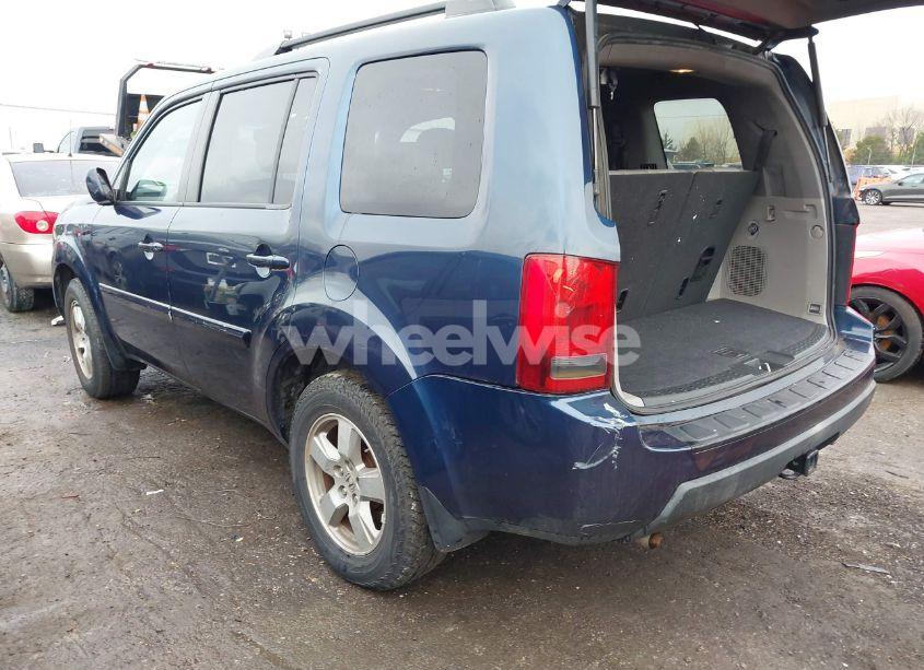 Photo 3 of 2011 Honda Pilot EX-L (VIN 5FNYF3H56BB013228)