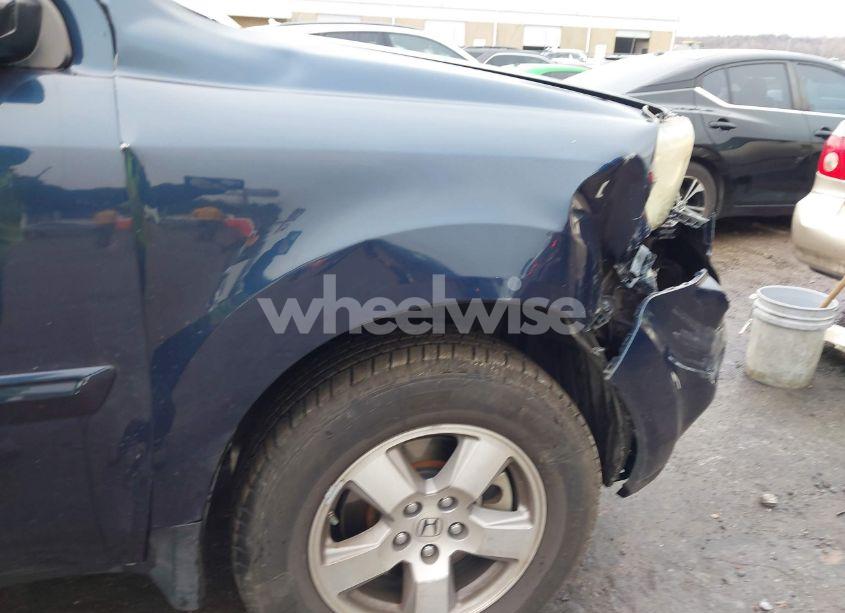 Photo 6 of 2011 Honda Pilot EX-L (VIN 5FNYF3H56BB013228)