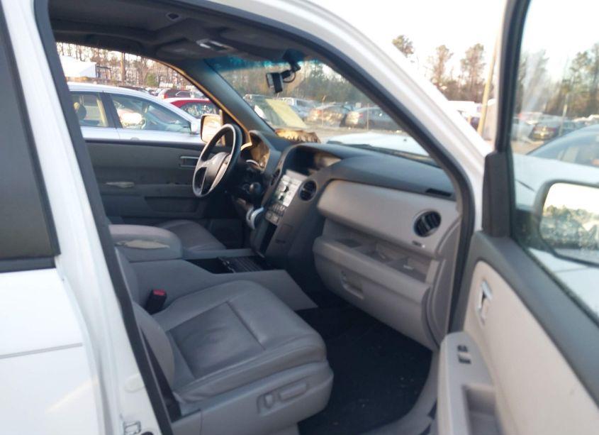 Photo 5 of 2011 Honda Pilot EX-L (VIN 5FNYF3H56BB014802)