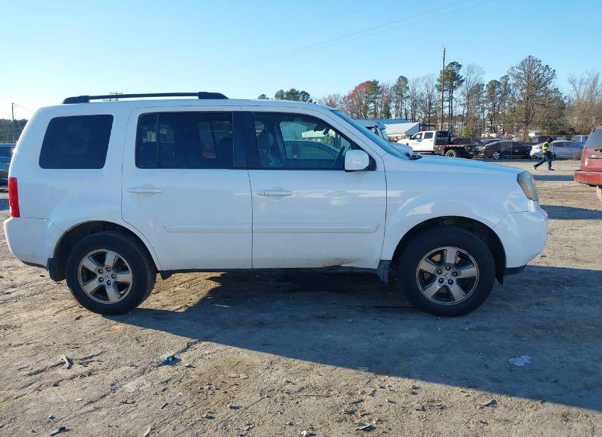 Photo 13 of 2011 Honda Pilot EX-L (VIN 5FNYF3H56BB014895)