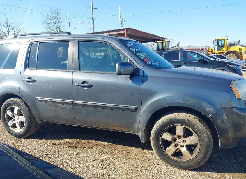 Photo 13 of 2011 Honda Pilot EX-L (VIN 5FNYF3H56BB057200)