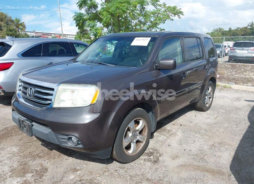 Photo 2 of 2013 Honda Pilot EX-L (VIN 5FNYF3H56DB024782)