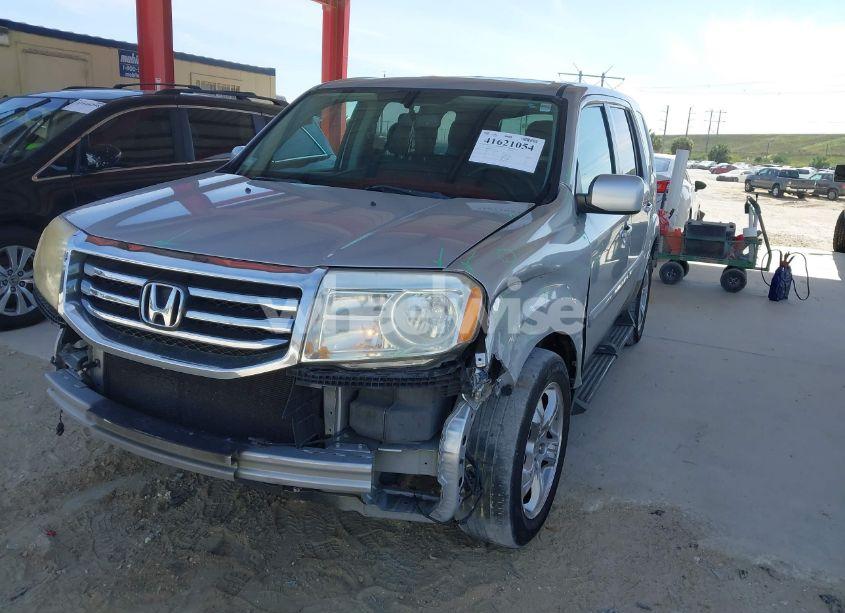 Photo 2 of 2014 Honda Pilot EX-L (VIN 5FNYF3H56EB014772)